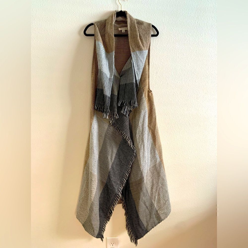 Francesca’s Sleeveless Wrap  